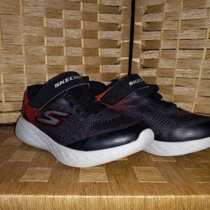 Like new! SKECHERS U.S. size 11